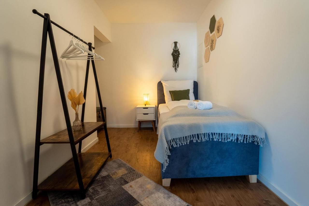 J & K Apartments Келхайм Екстериор снимка